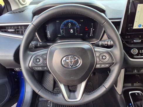 Used 2025 Toyota Corolla Cross XLE w/ Convenience Package AWD/4WD image 14