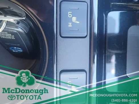 Certified 2022 Toyota Prius LE image 31