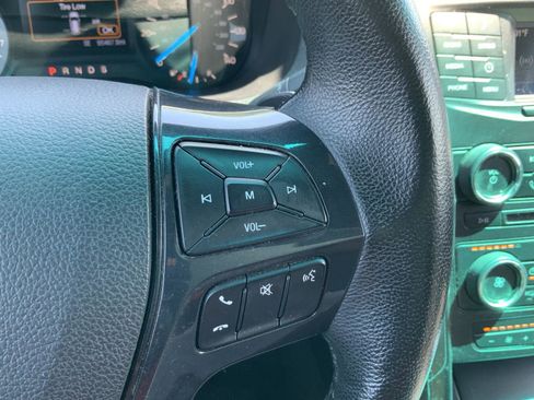 Used 2017 Ford Explorer XLT FWD image 28