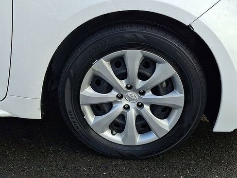 Used 2020 Toyota Corolla LE image 8