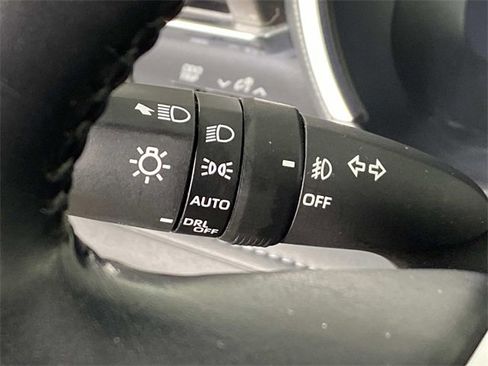 Used 2023 Toyota Highlander Limited image 20