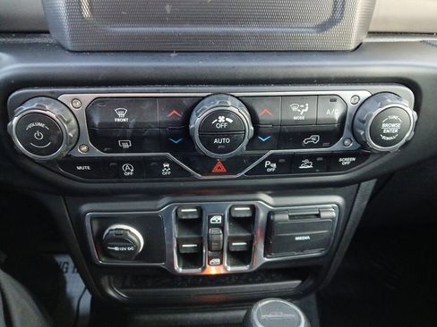 Certified 2020 Jeep Gladiator Sport w/ Quick Order Package 24S image 40