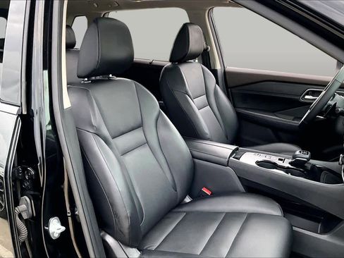 Used 2021 Nissan Rogue SV w/ Premium Package FWD image 8