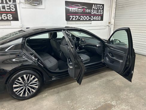 Used 2023 Nissan Altima 2.5 SV image 14