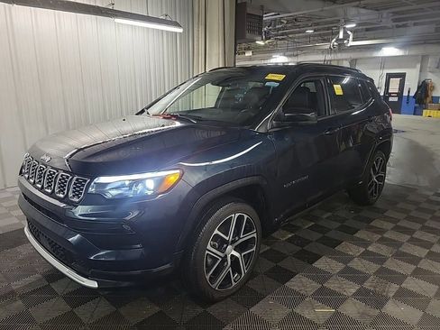 Used 2024 Jeep Compass Limited w/ Elite Group image 3