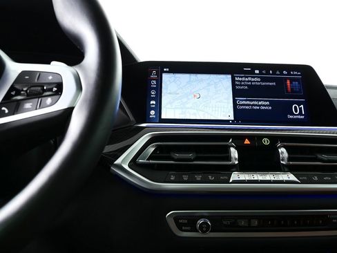 Used 2022 BMW X5 M50i w/ Executive Package image 13