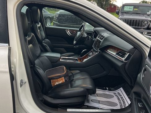 Used 2018 Lincoln Continental Reserve AWD/4WD image 12