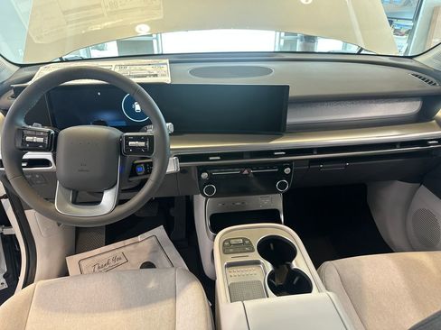 New 2026 Hyundai Ioniq 9 SE AWD/4WD image 16