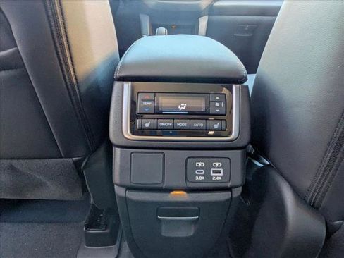New 2025 Subaru Ascent Limited image 14