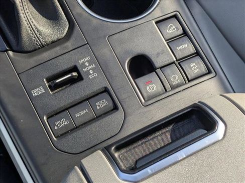 Used 2023 Toyota Highlander XLE image 13