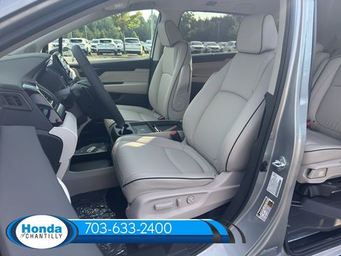 New 2026 Honda Odyssey Touring image 26