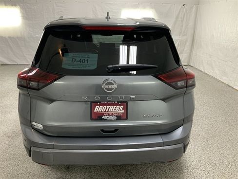 Used 2024 Nissan Rogue SL AWD/4WD image 6
