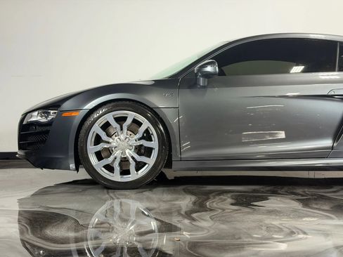 Used 2011 Audi R8 V10 image 12
