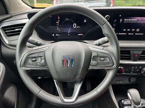 Used 2025 Buick Encore GX Preferred FWD image 29
