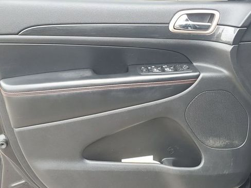 Used 2016 Jeep Grand Cherokee Laredo 75th Anniversary image 22