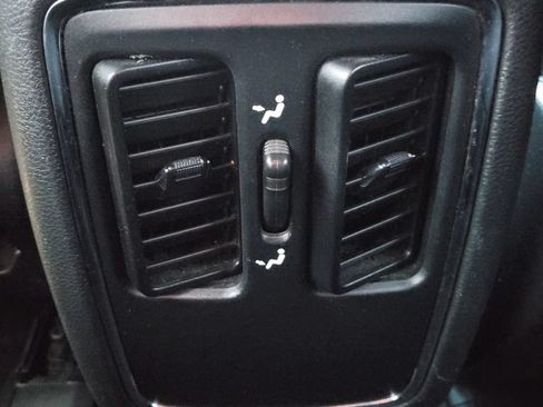 Used 2015 Jeep Grand Cherokee Laredo w/ Quick Order Package 23E AWD/4WD image 27