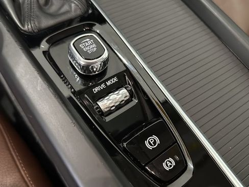 Used 2019 Volvo XC60 T6 Momentum w/ Advanced Package AWD/4WD image 23