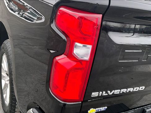 Used 2022 Chevrolet Silverado 1500 LTZ w/ LTZ Premium Package image 34