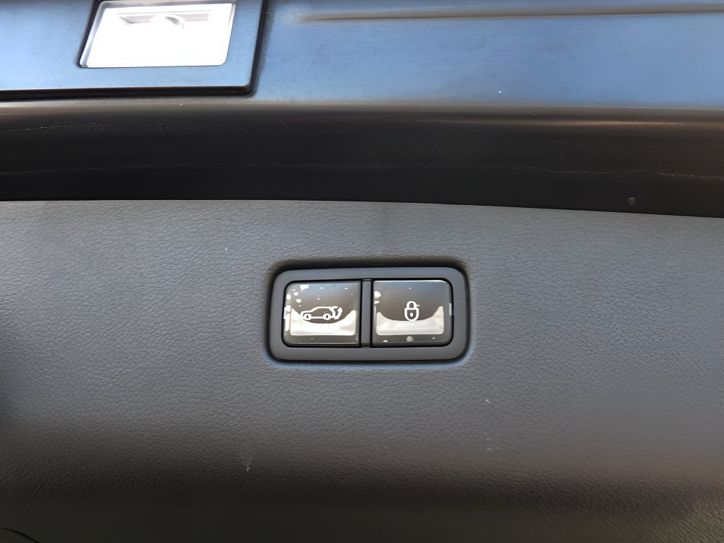 Used 2025 Genesis GV70 2.5T AWD/4WD image 18
