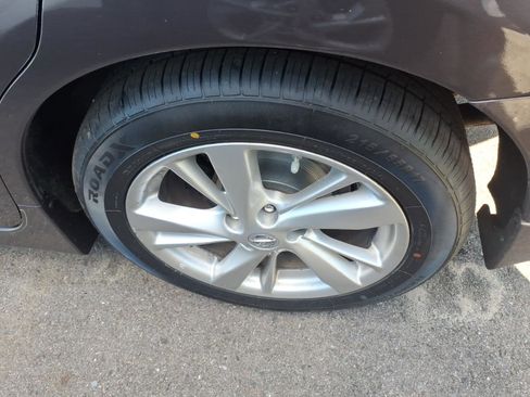 Used 2014 Nissan Altima 2.5 SL w/ Moonroof Package FWD image 6