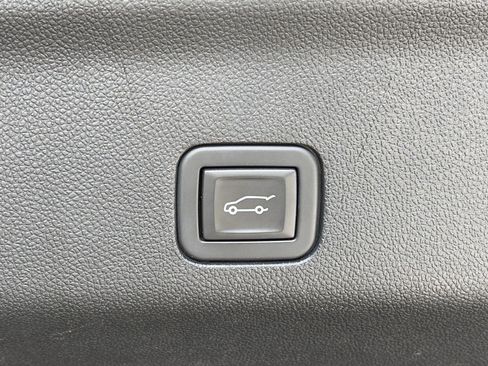 Used 2023 Cadillac Escalade Sport w/ LPO, ONYX Package AWD/4WD image 17