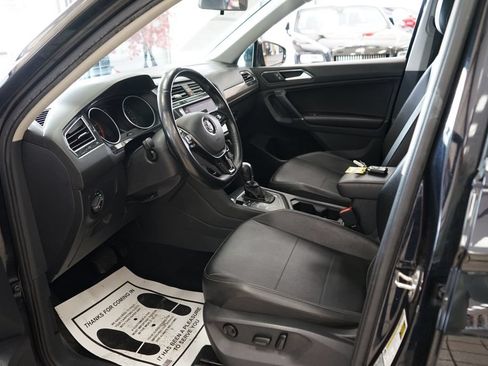 Used 2018 Volkswagen Tiguan SE w/ Front Fog Lights Package FWD image 23