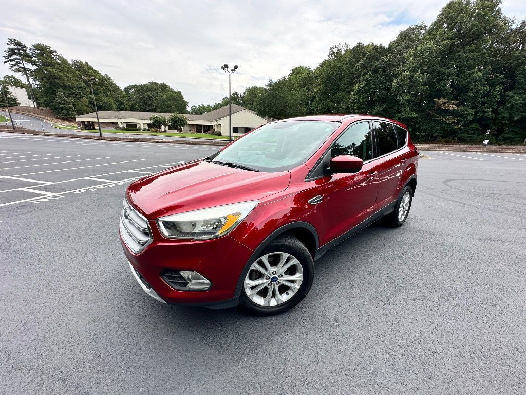 Used 2017 Ford Escape SE FWD image 3