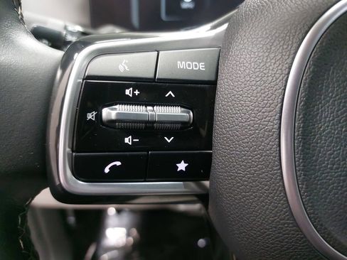 Used 2025 Kia Sorento SX image 18