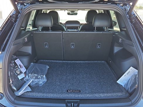 New 2026 Volkswagen Tiguan SE R-Line image 6