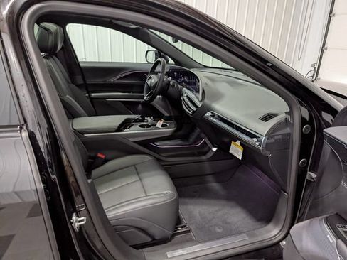 Used 2024 Cadillac Lyriq Sport AWD/4WD image 31