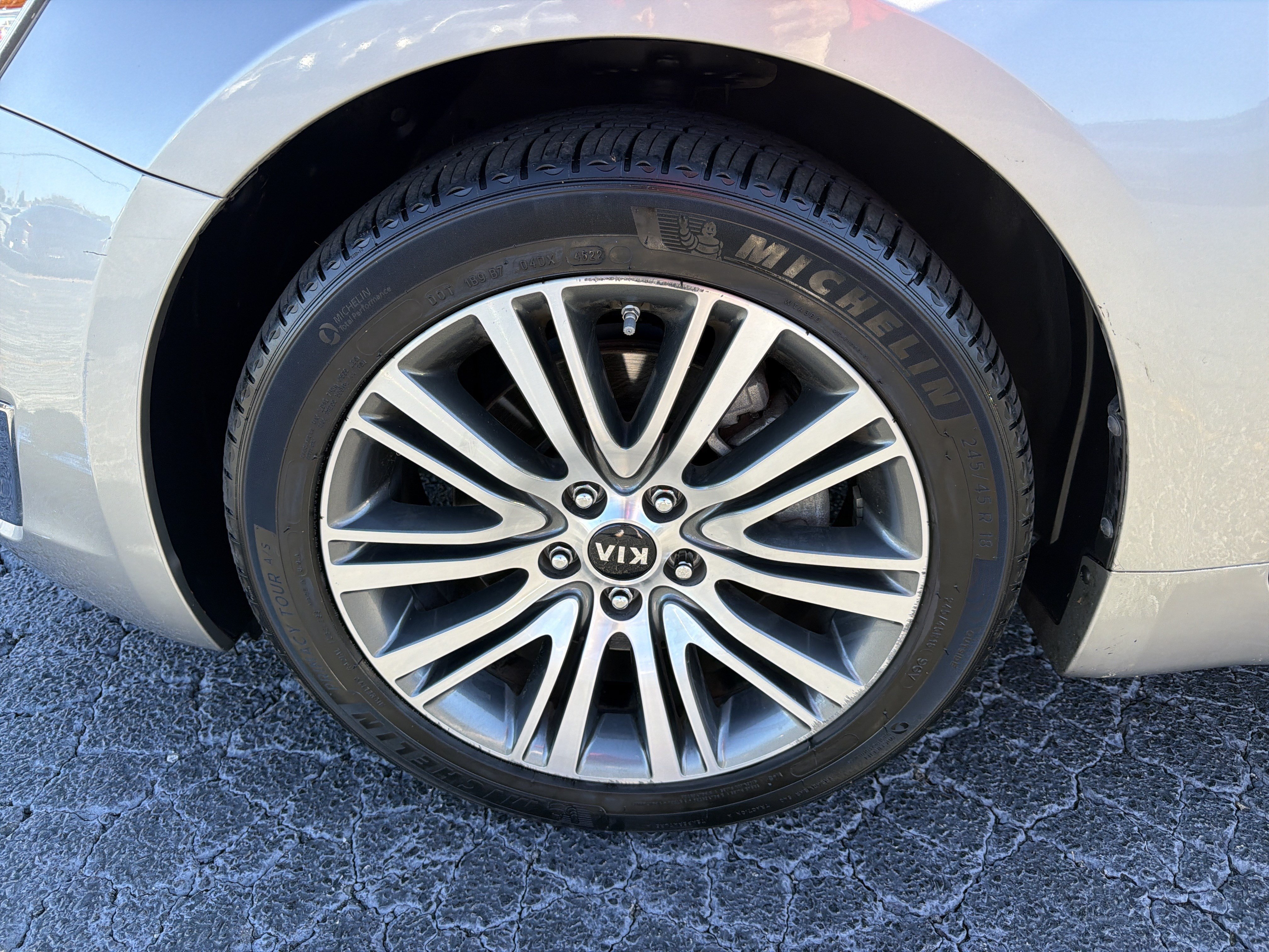 Used 2015 Kia Cadenza Premium w/ Luxury Package FWD image 26