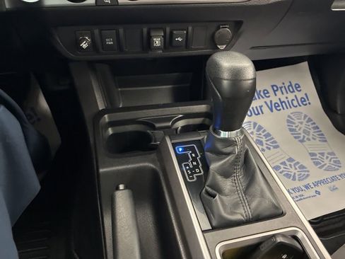 Used 2023 Toyota Tacoma SR5 AWD/4WD image 41
