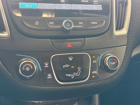 Used 2016 Chevrolet Malibu LT FWD image 15