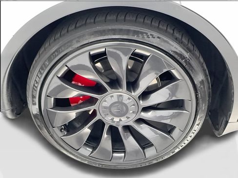 Used 2023 Tesla Model Y Performance AWD/4WD image 16