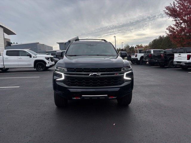Used 2021 Chevrolet Tahoe Z71 w/ Luxury Package AWD/4WD image 3
