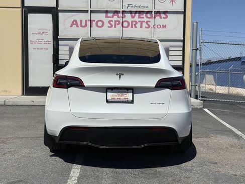 Used 2024 Tesla Model Y Long Range AWD/4WD image 8
