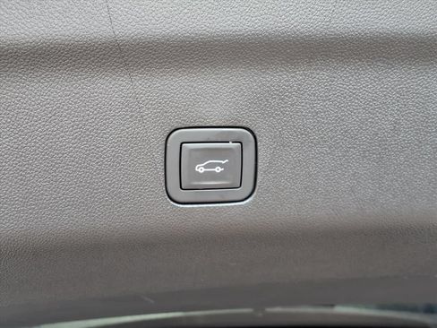 Used 2025 Chevrolet Tahoe Z71 w/ Comfort Package AWD/4WD image 24