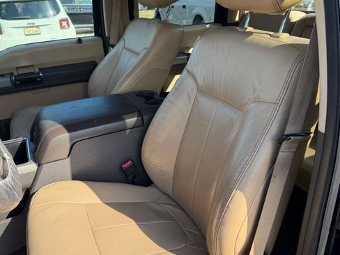 Used 2013 Ford F250 Lariat image 4