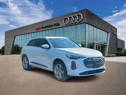 Certified 2025 Audi Q5 Premium AWD/4WD image 7