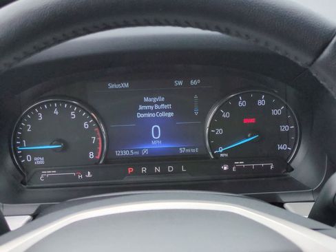Used 2024 Ford Explorer XLT w/ Equipment Group 202A AWD/4WD image 33