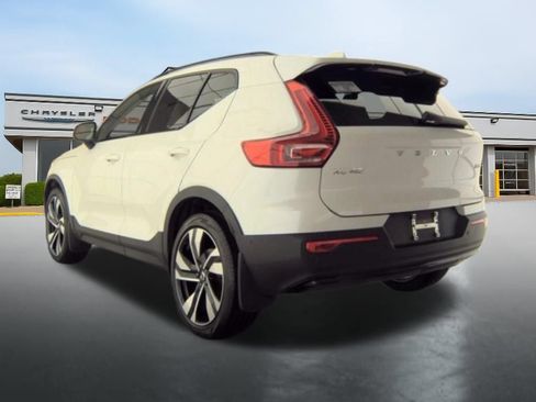 Used 2024 Volvo XC40 B5 Plus w/ Protection Package Premier AWD/4WD image 5