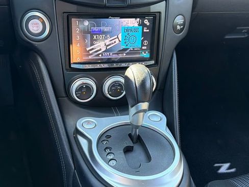 Used 2016 Nissan 370Z Coupe RWD image 18