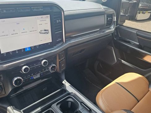 Used 2024 Ford F250 Platinum AWD/4WD image 11