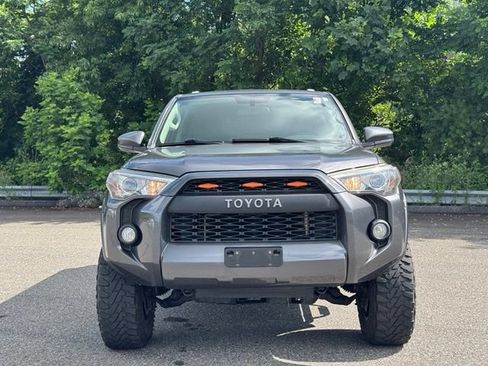 Used 2016 Toyota 4Runner SR5 AWD/4WD image 2