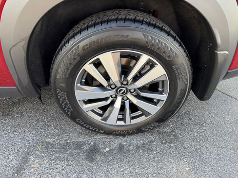 Used 2024 Nissan Pathfinder SL AWD/4WD image 36