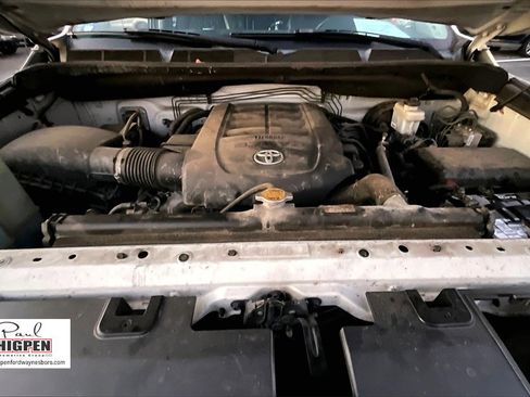 Used 2014 Toyota Tundra 4x4 CrewMax image 10