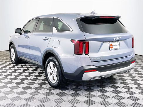 Certified 2025 Kia Sorento LX image 7