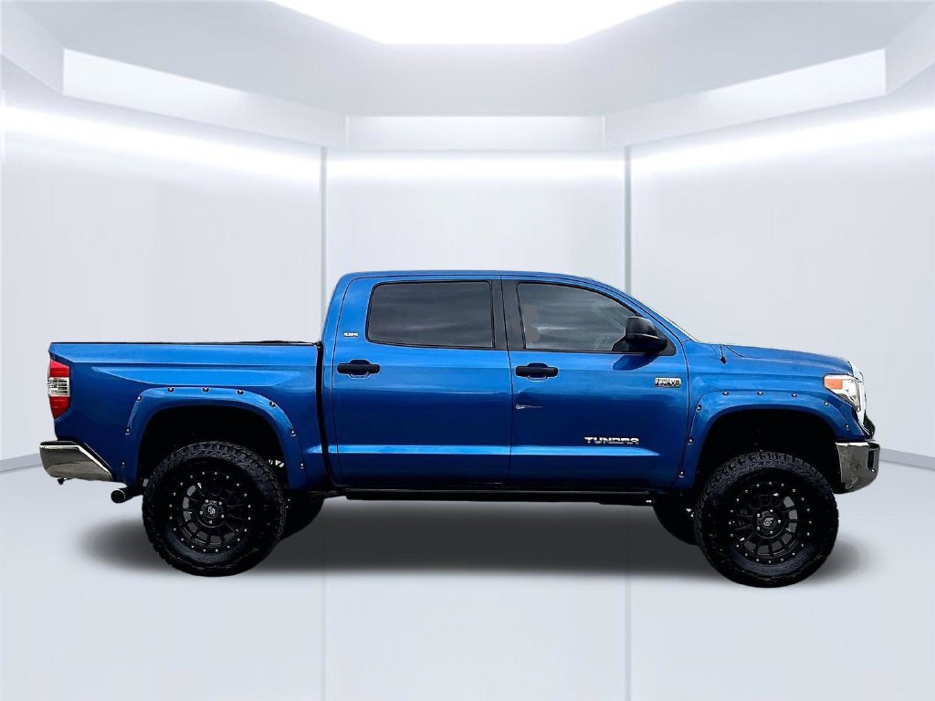 Used 2017 Toyota Tundra SR5 w/ SR5 Upgrade Package AWD/4WD image 37