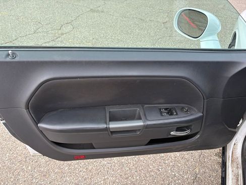 Used 2014 Dodge Challenger R/T image 12