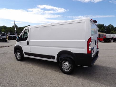 Used 2025 RAM ProMaster 3500 w/ Convenience Group FWD image 4
